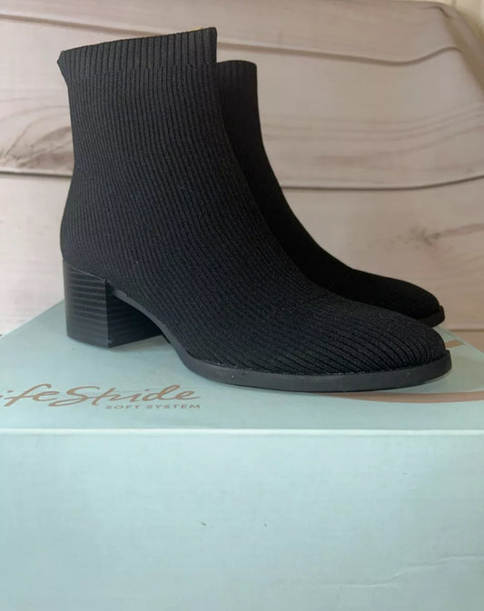 Women's Lifestride Dreamy Ankle Bootie in Black, Size 6